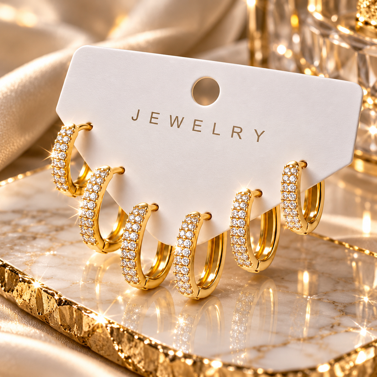 Gold Renk Zirkon Taşlı Pirinç Oval Kare Model Kadın Küpe Seti