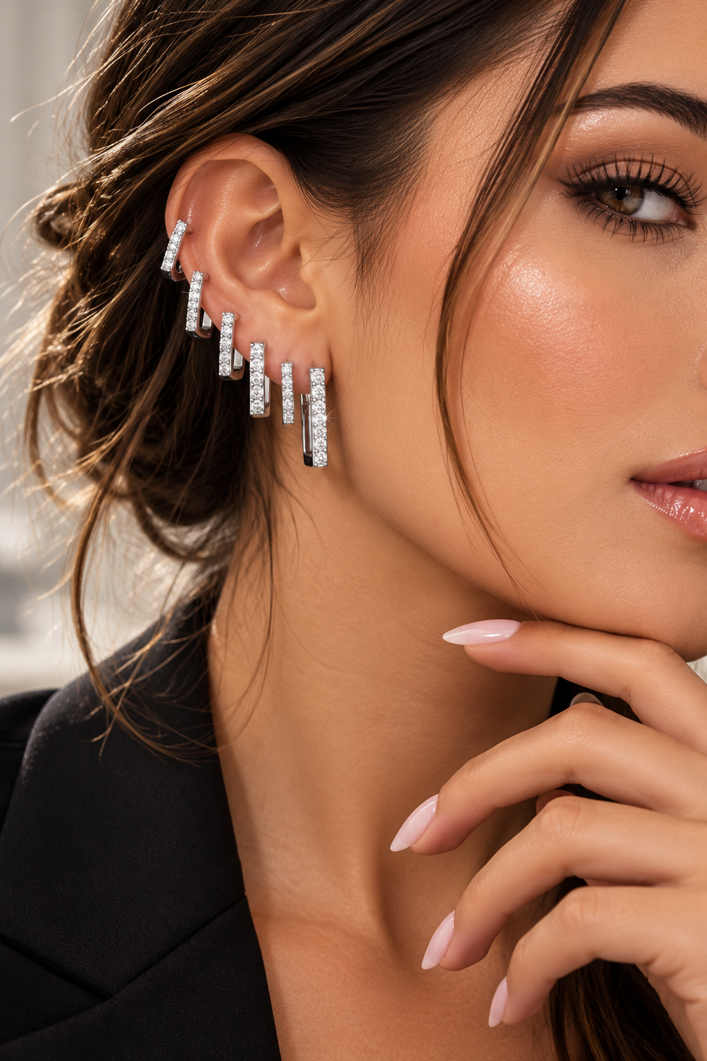 Gümüş Renk Zirkon Taşlı Pirinç Kare Model Kadın Küpe Seti